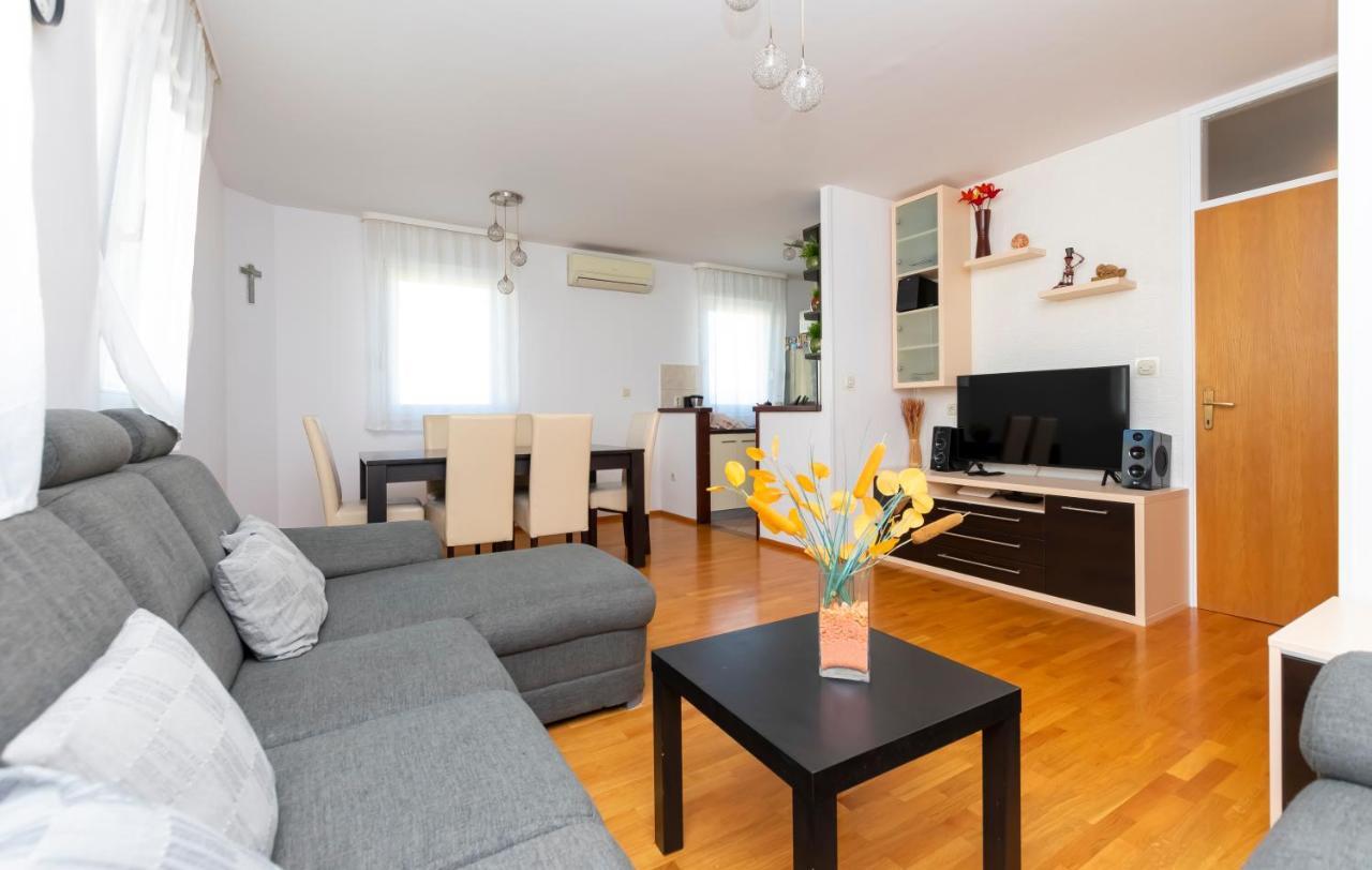 Apartment Pepalo,Omis Free Parking Kültér fotó