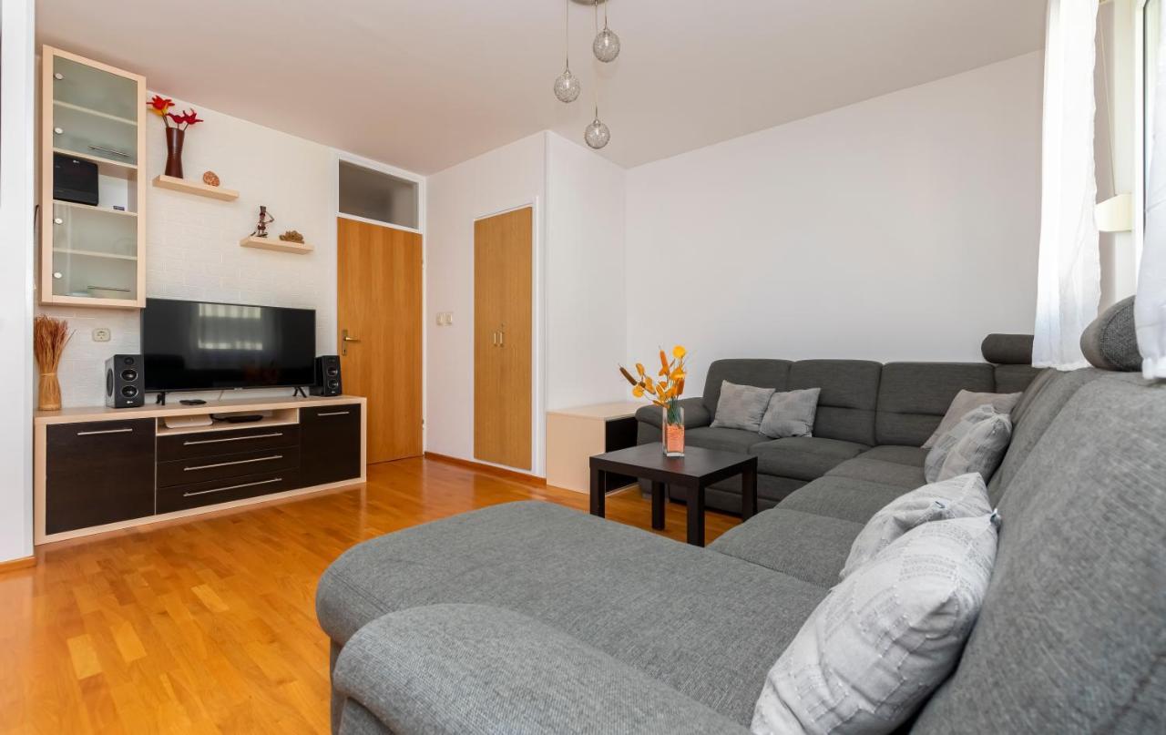 Apartment Pepalo,Omis Free Parking Kültér fotó